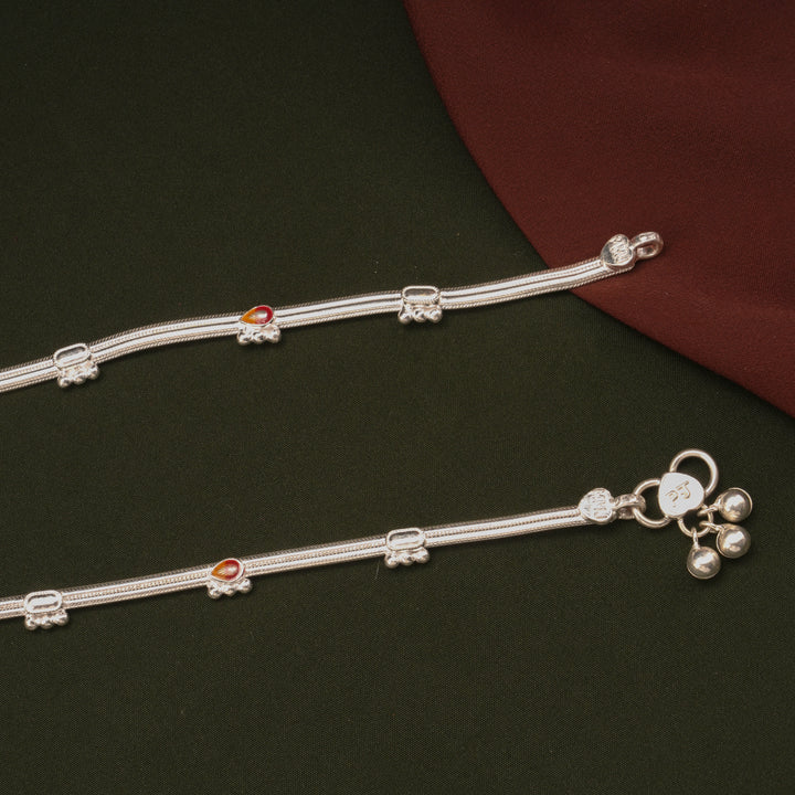 Classic Braided Leaf Enamel Design Silver Anklets