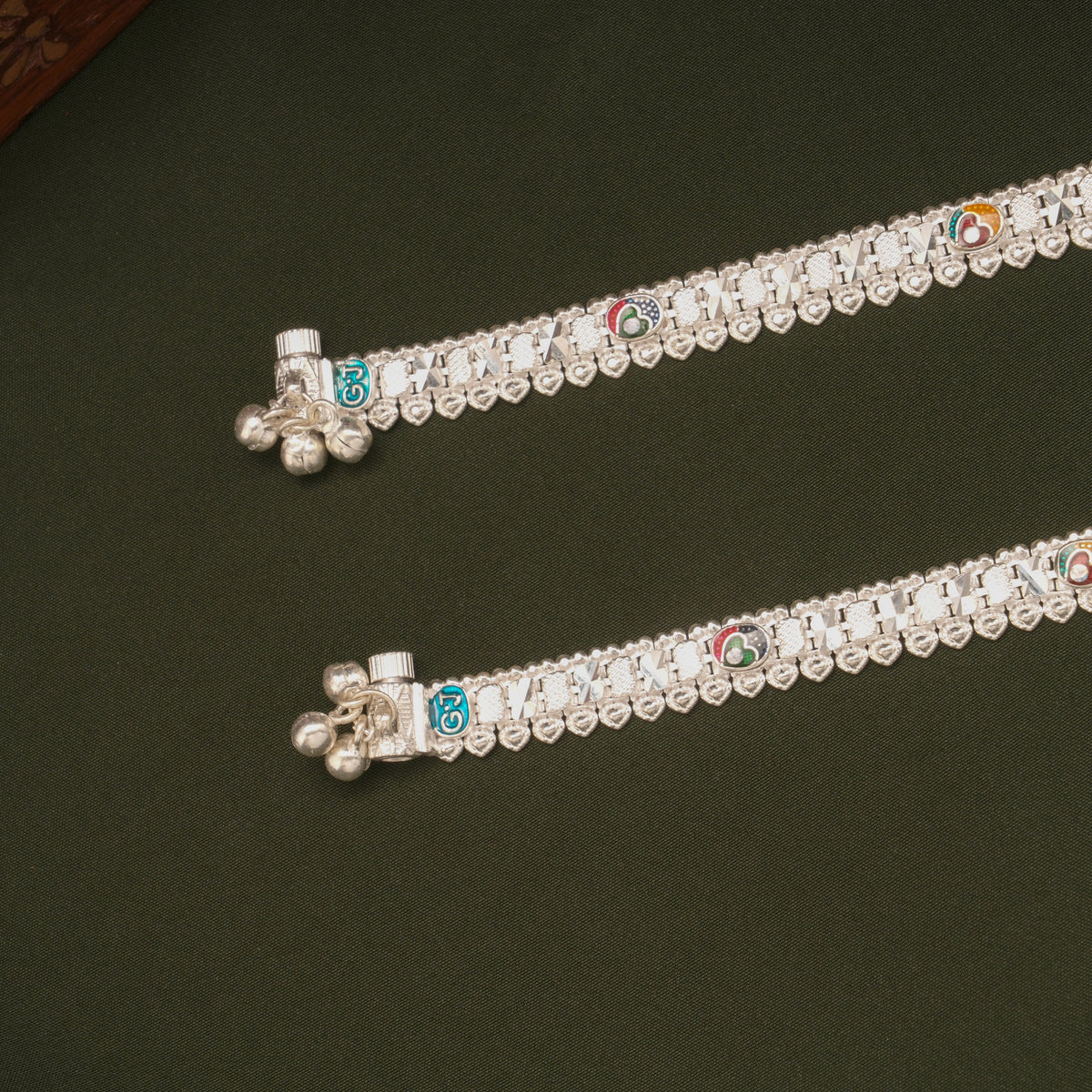 Minimal Multicolour Heart Enamel Silver Anklets