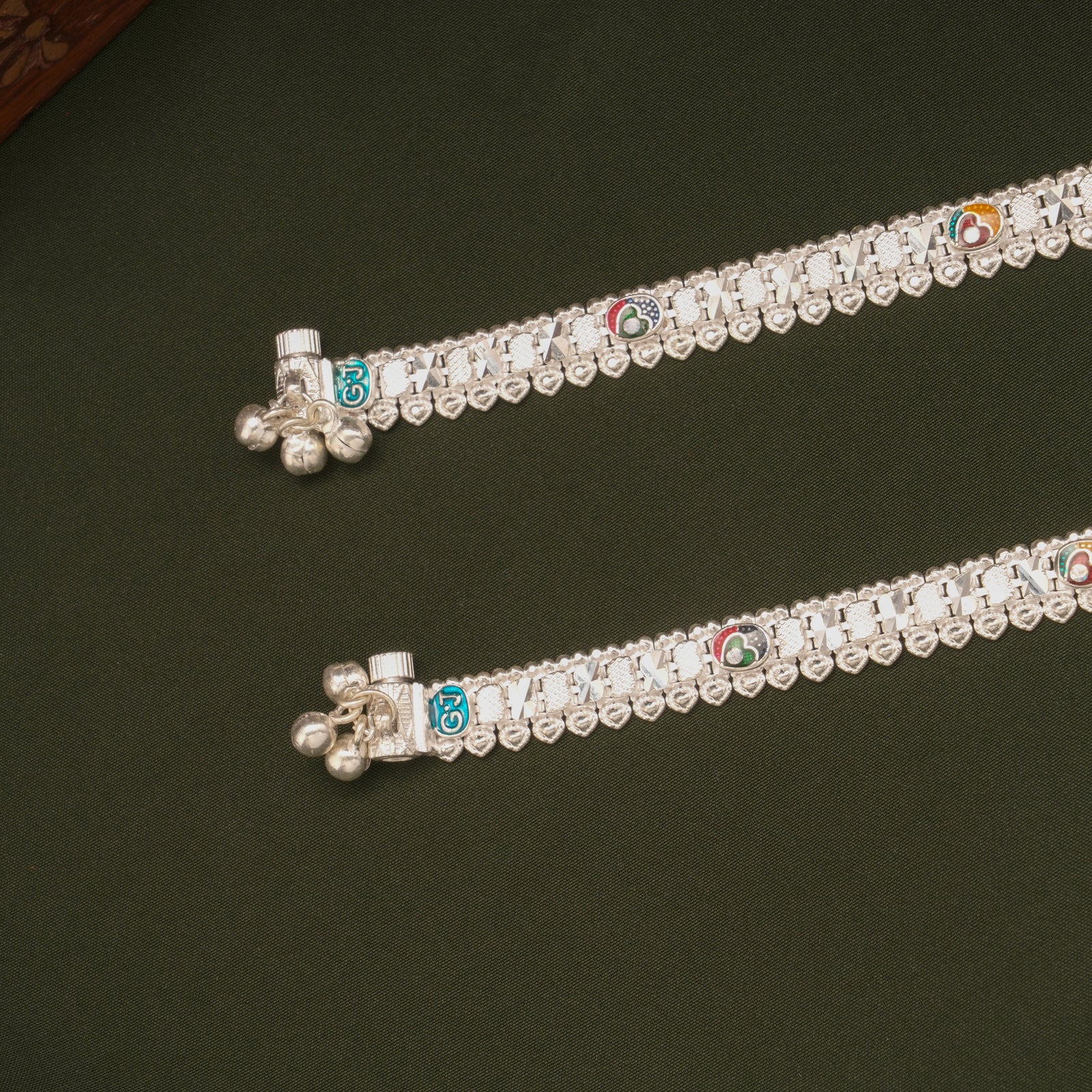 Minimal Multicolour Heart Enamel Silver Anklets