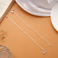 Pretty Plain Design Silver Anklets