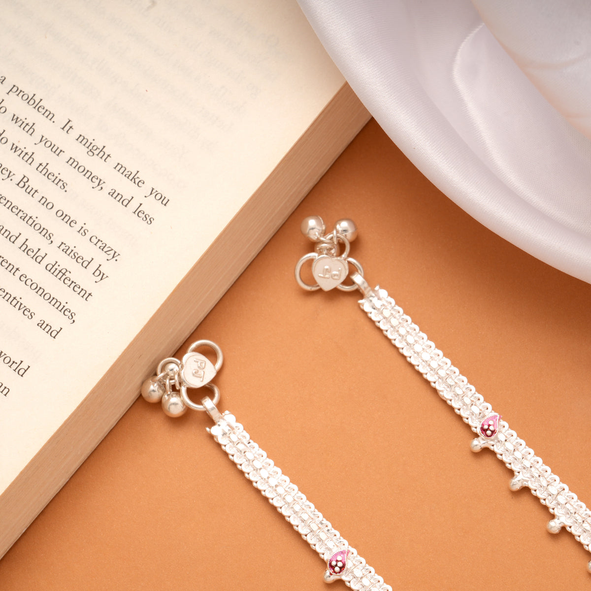 Dual Colour Leaf Braided Design Silver Anklets