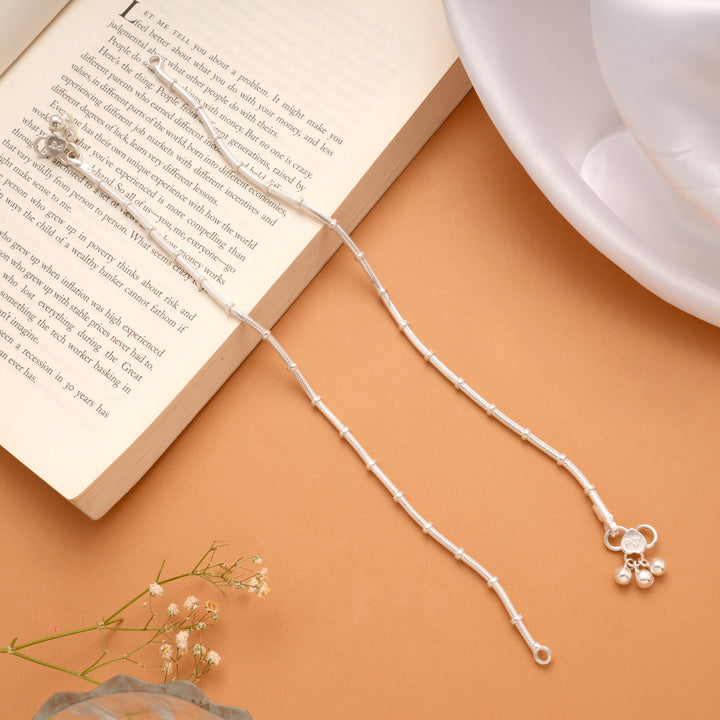Elegant Beaded Plain Design Silver Anklets