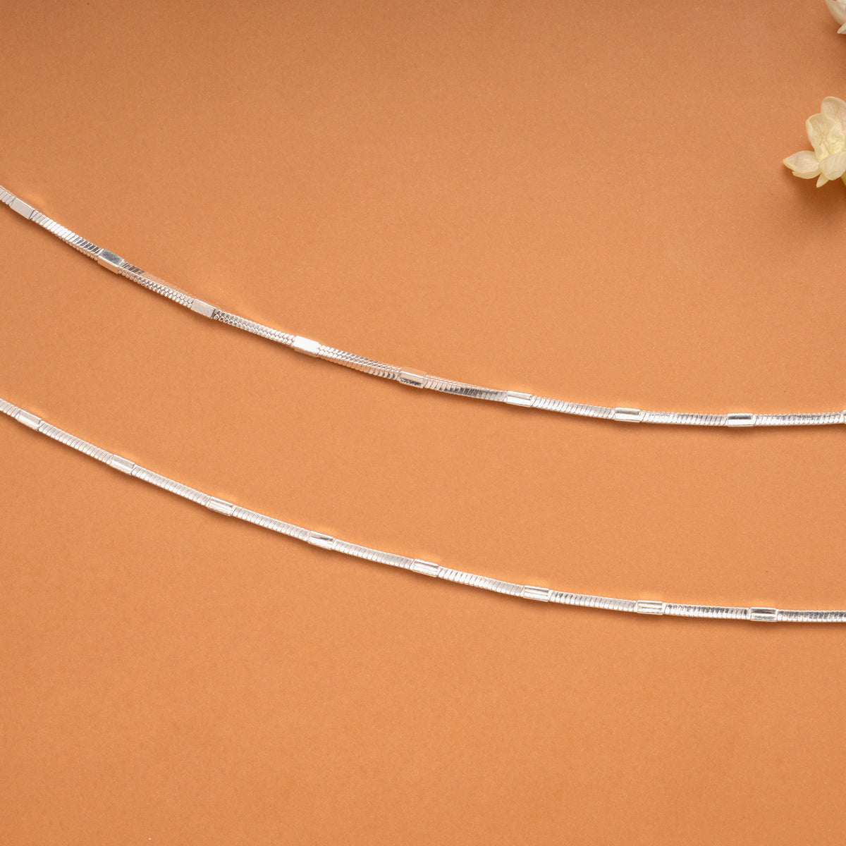 Sleek Snake Design Silver Anklets