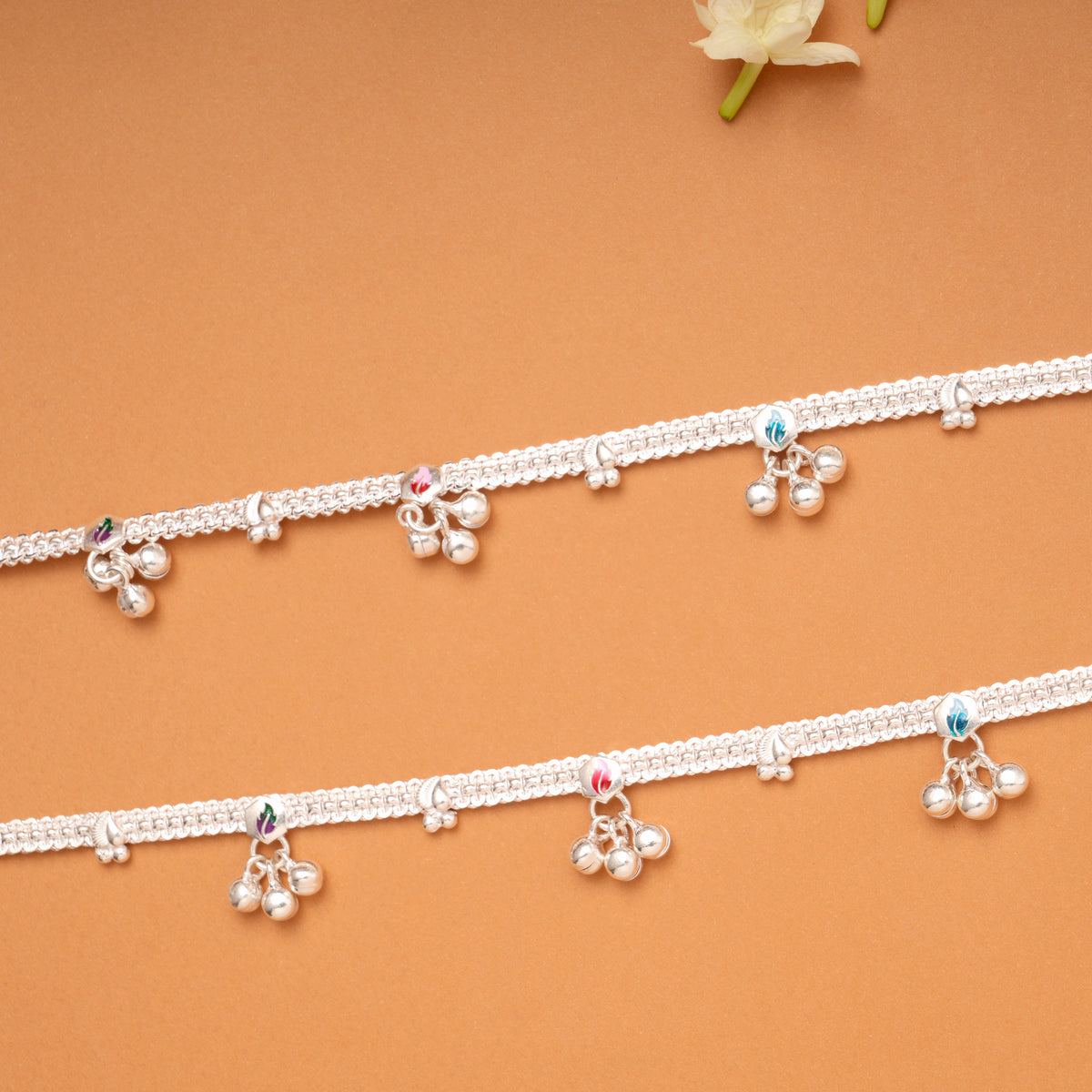 Hexagonal Leaf Pattern Enamel Silver Anklets