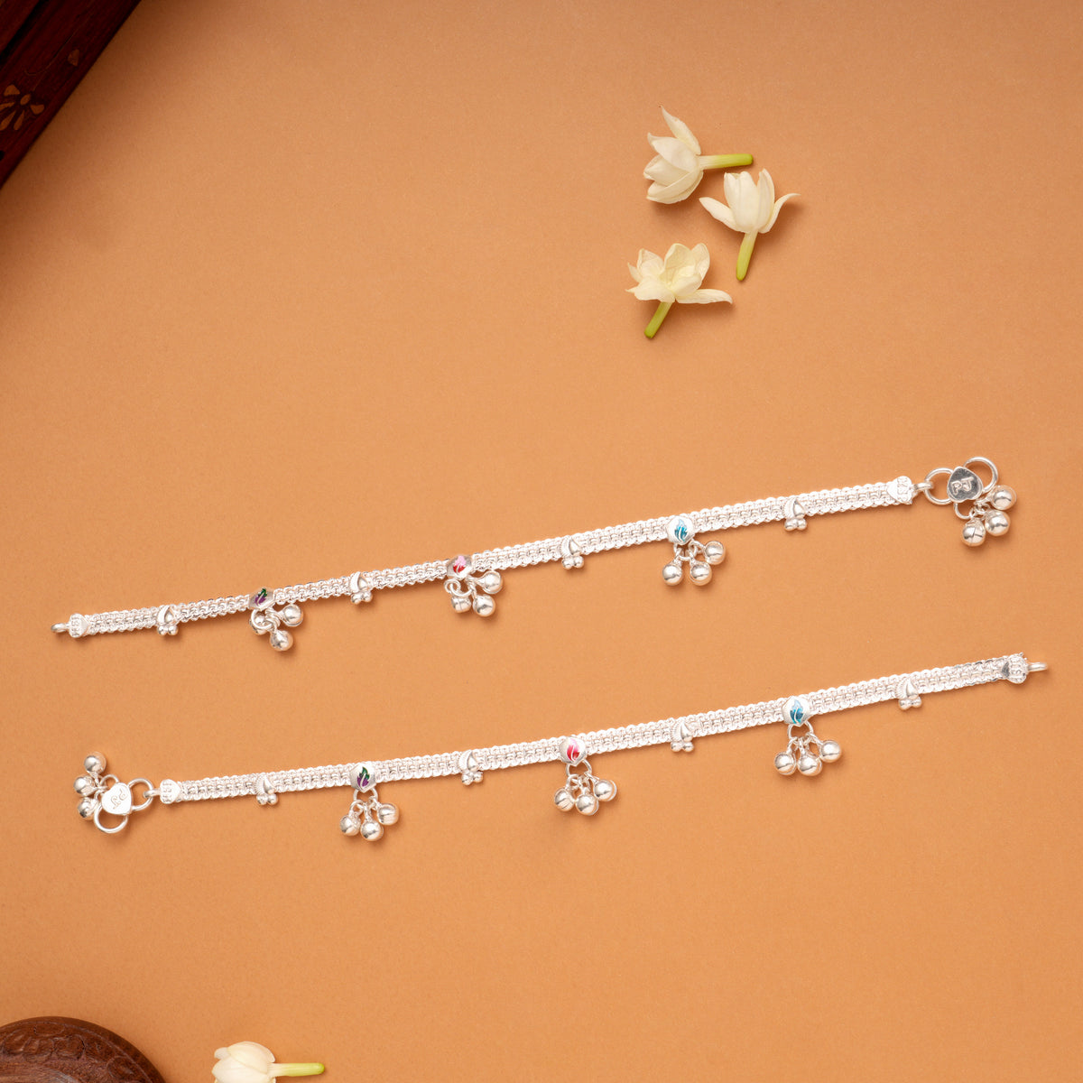 Hexagonal Leaf Pattern Enamel Silver Anklets