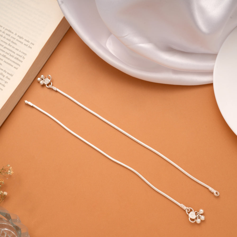 Sleek Plain Design Silver Balls Anklets