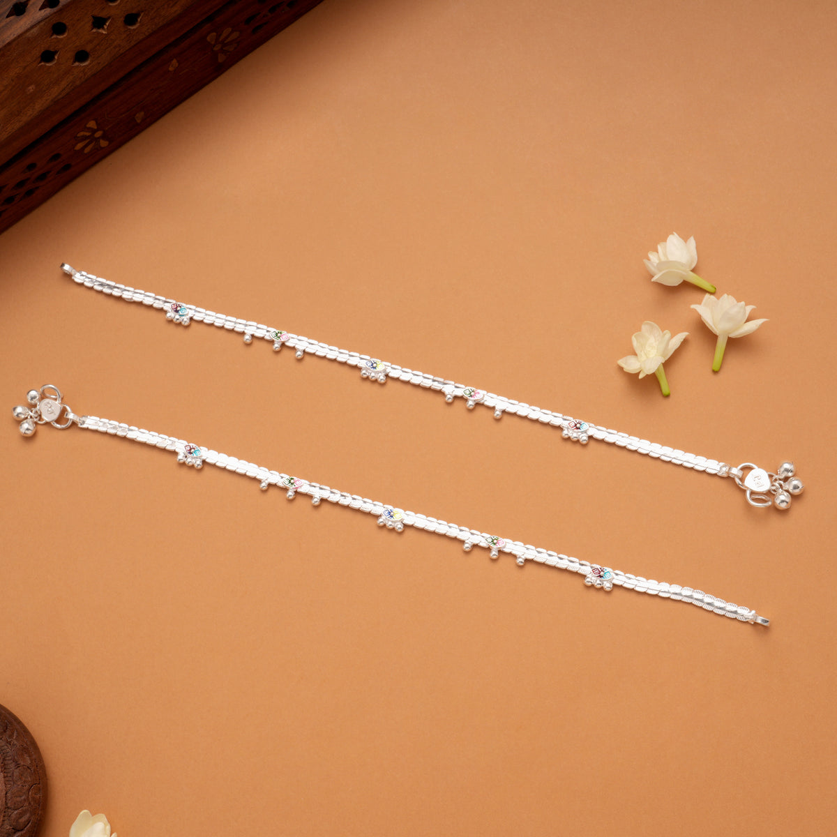 Elegant Multi Color Enamel Leaf Design Silver Anklets
