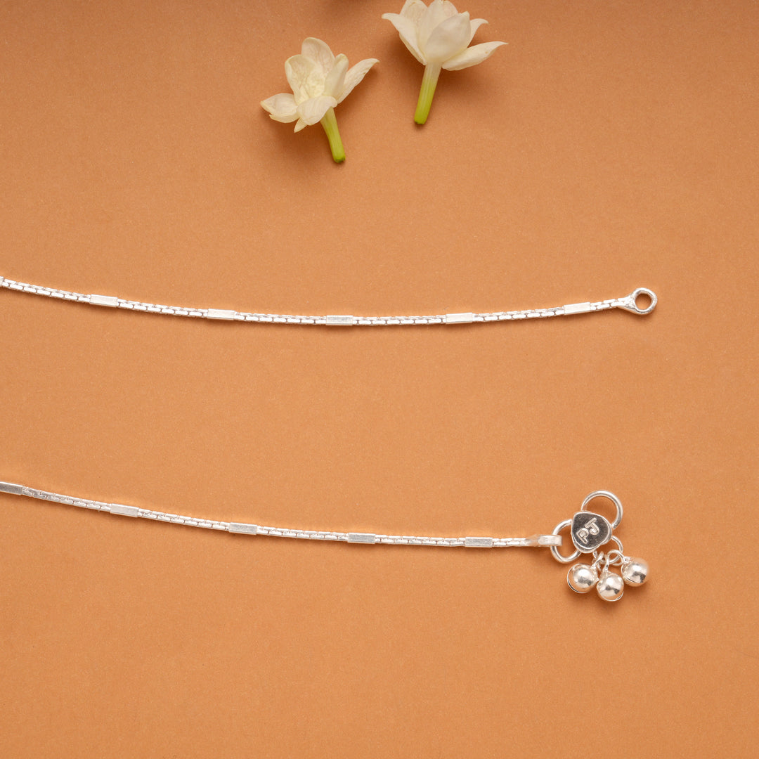 Sleek Box Design Silver Anklets