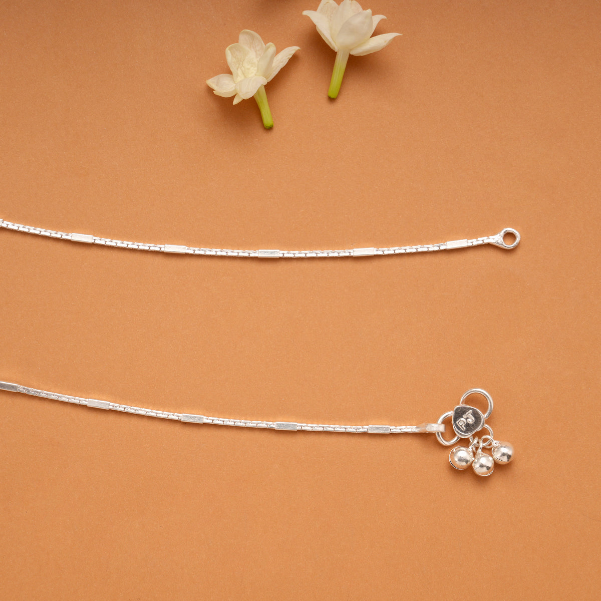 Sleek Box Design Silver Anklets