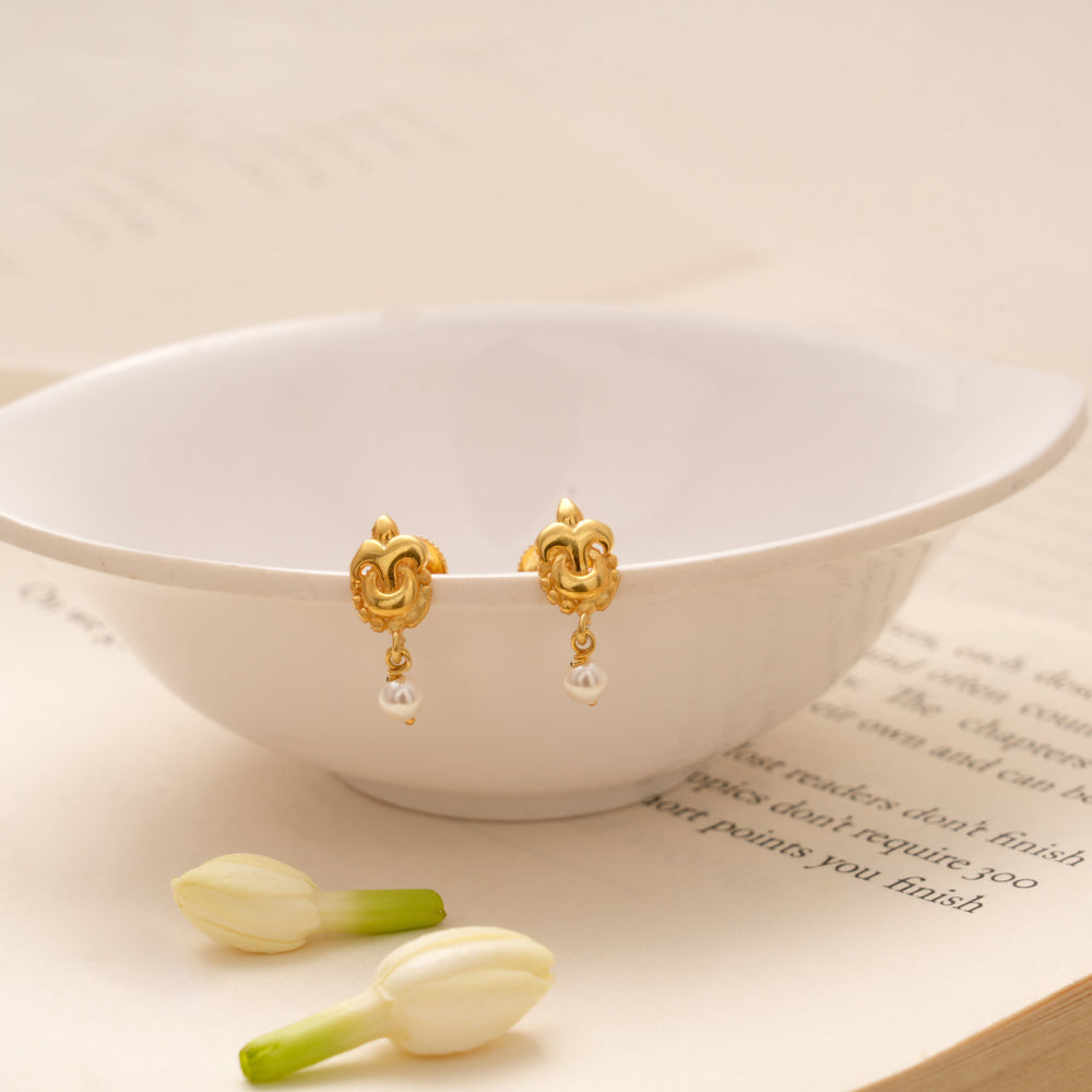 Minimal Leaf Design Pearl Drop Golden Earring