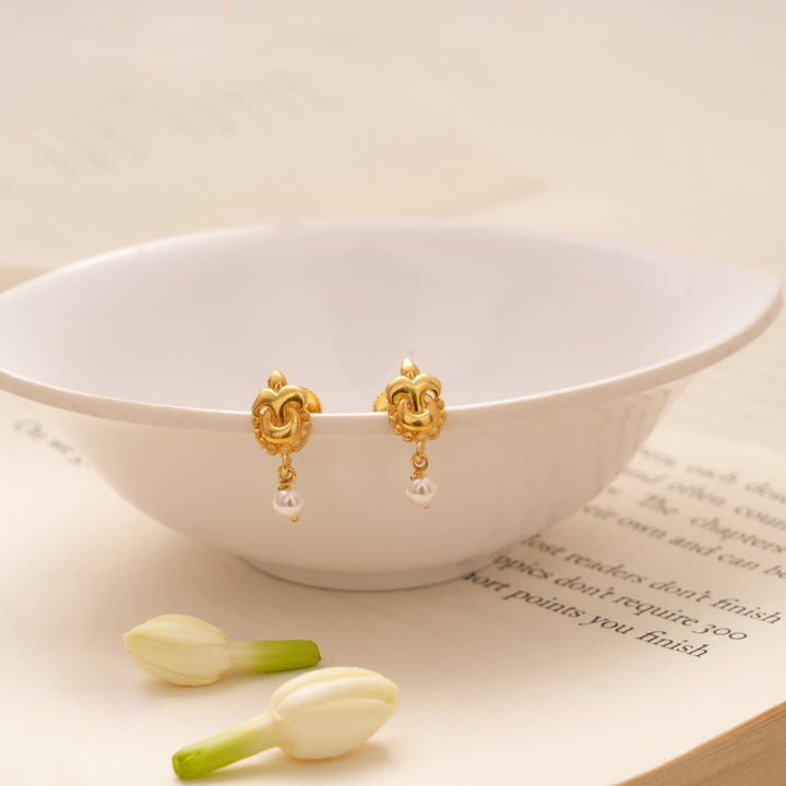 Minimal Leaf Design Pearl Drop Golden Earring