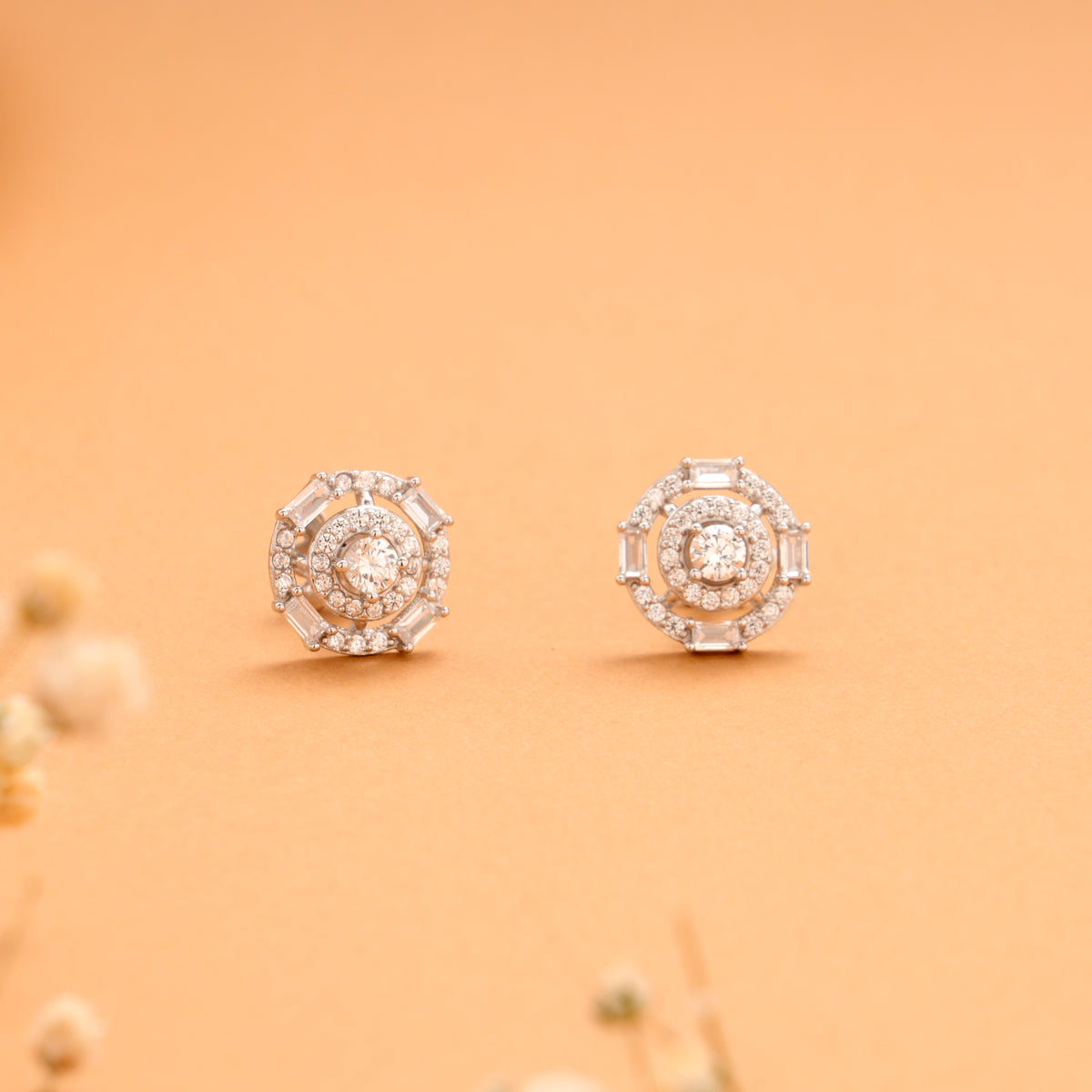Elegant Round Pattern Halo Pattern Silver Stud
