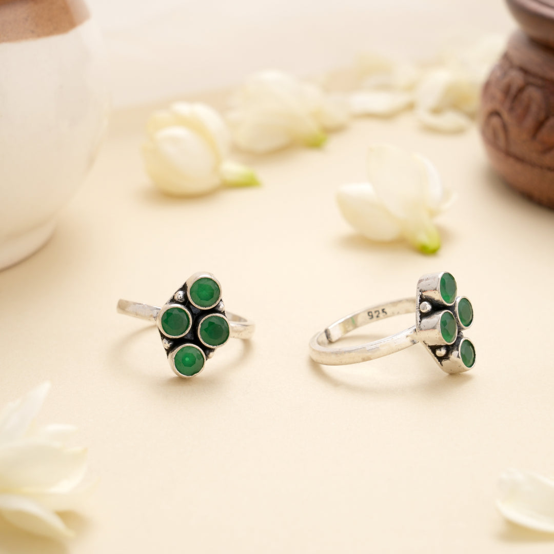 Minimal Green Cluster Charm Toe Ring