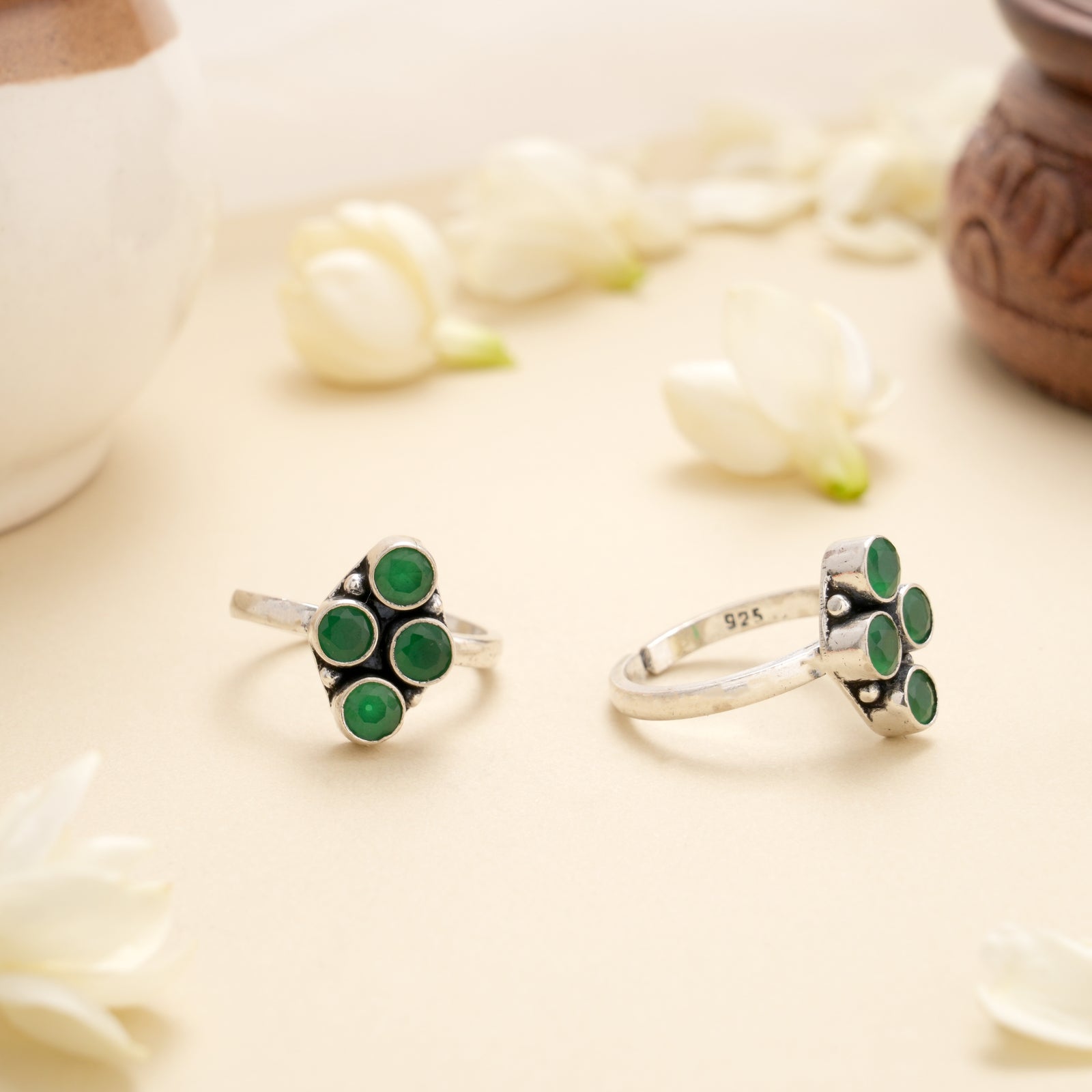 Minimal Green Cluster Charm Toe Ring