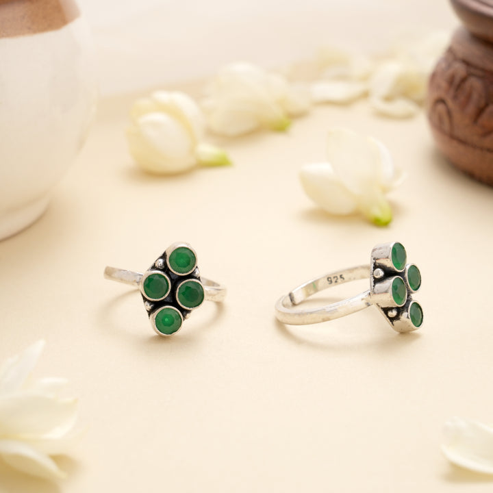 Minimal Green Cluster Charm Toe Ring