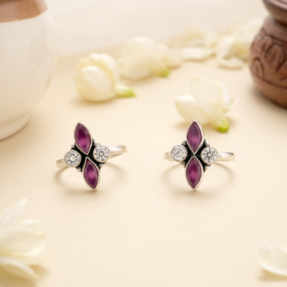 Elegant Ruby Leaf Spark Silver Toe Ring