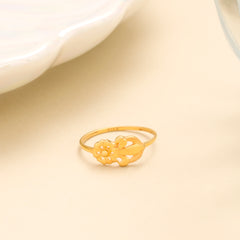Elegant Floral Swirl Gold Ring