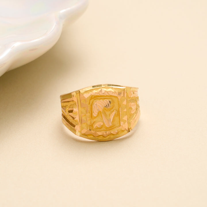 Elegant Fine Gold Ring