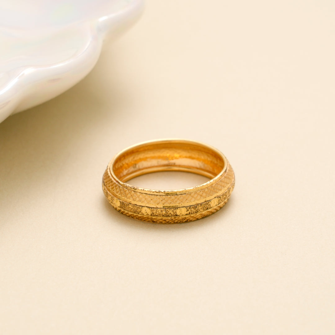 Classic Textured Pattern Gold Band