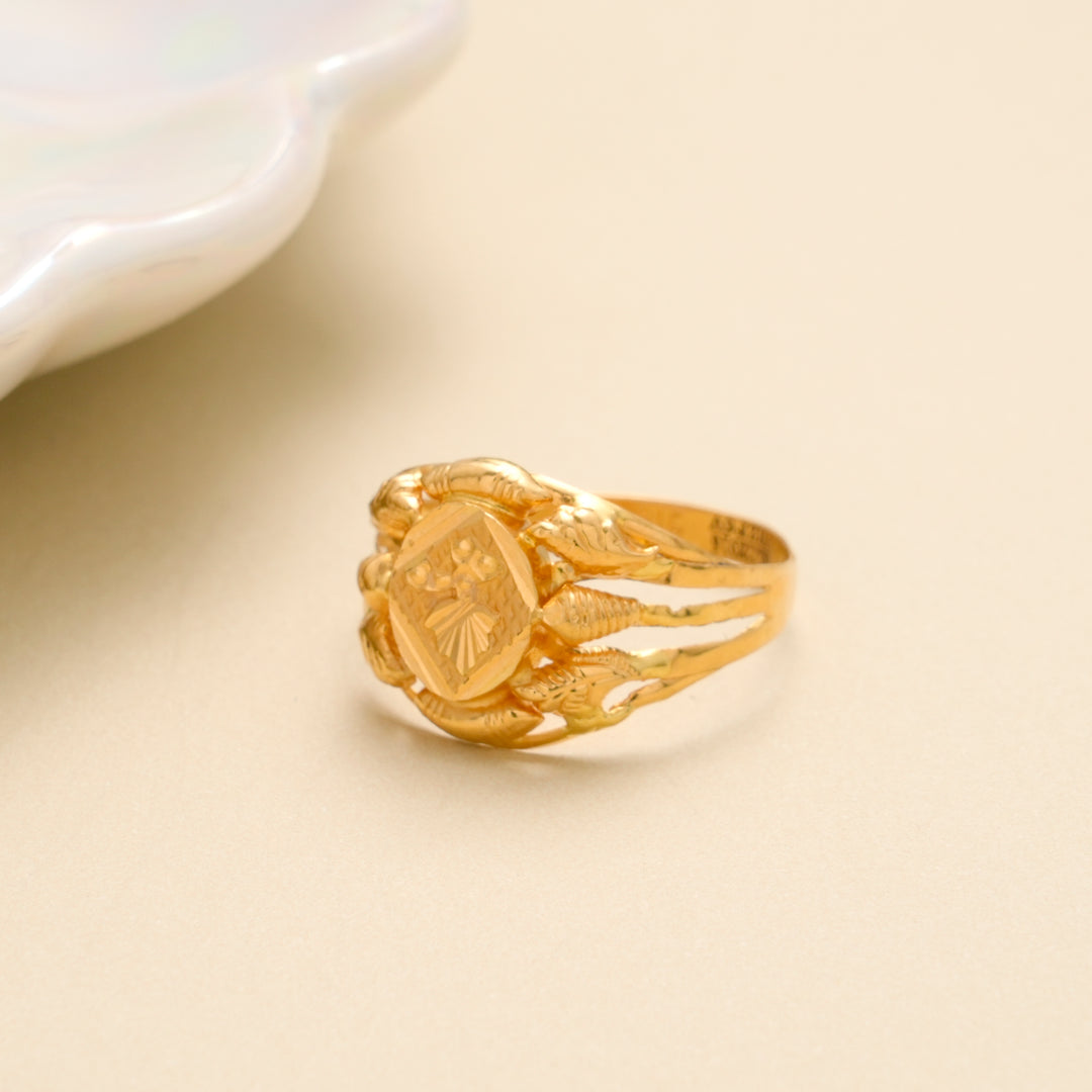 Leaf & Shell Engraved Open Gold Ring