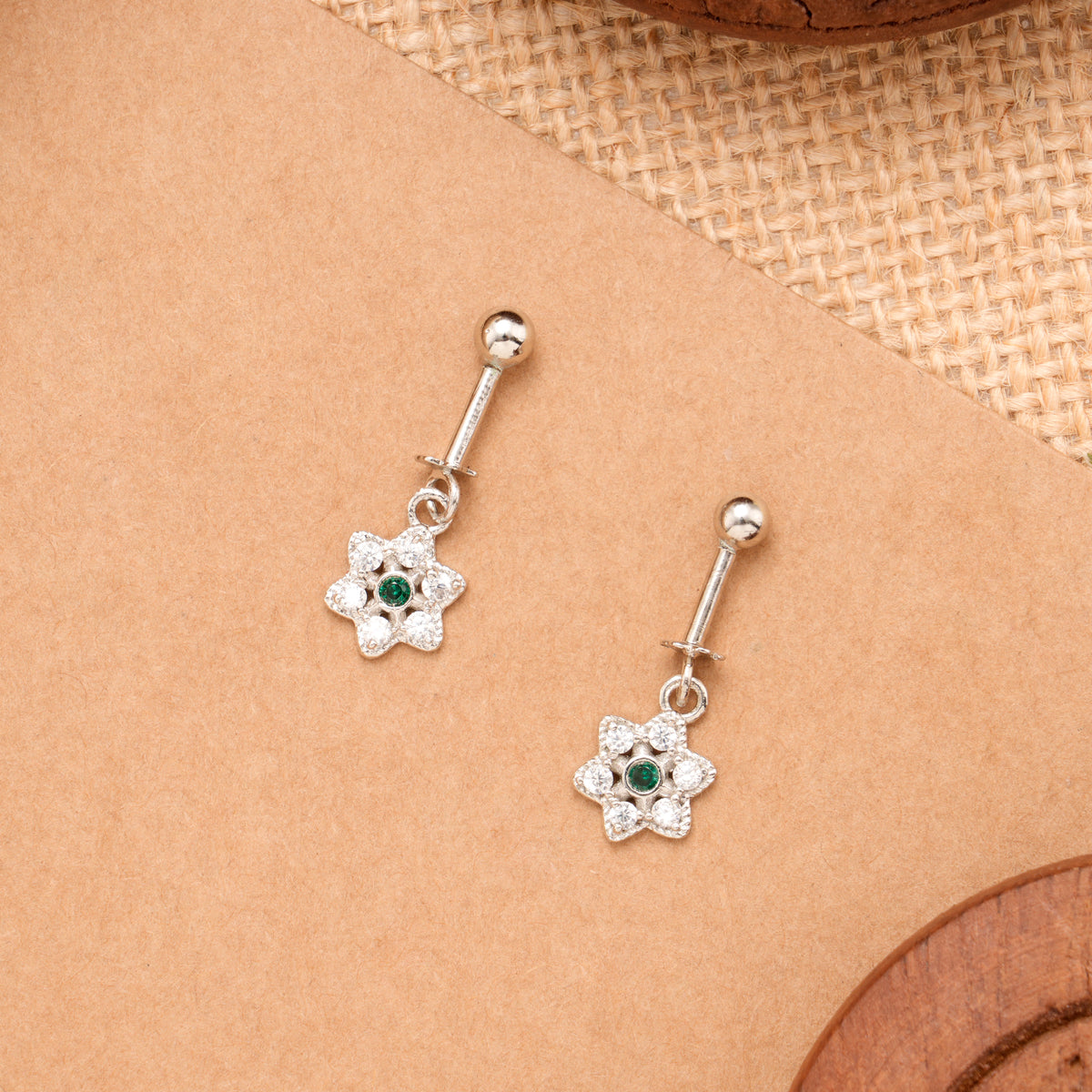 Blooming Flower White Stone Silver Koppu