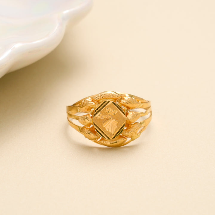 Leaf & Shell Engraved Open Gold Ring