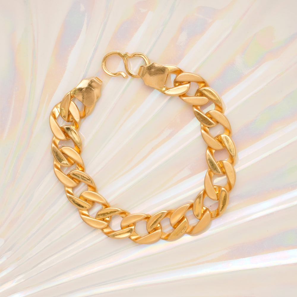 Pokal Style Gold Bracelet for Baby