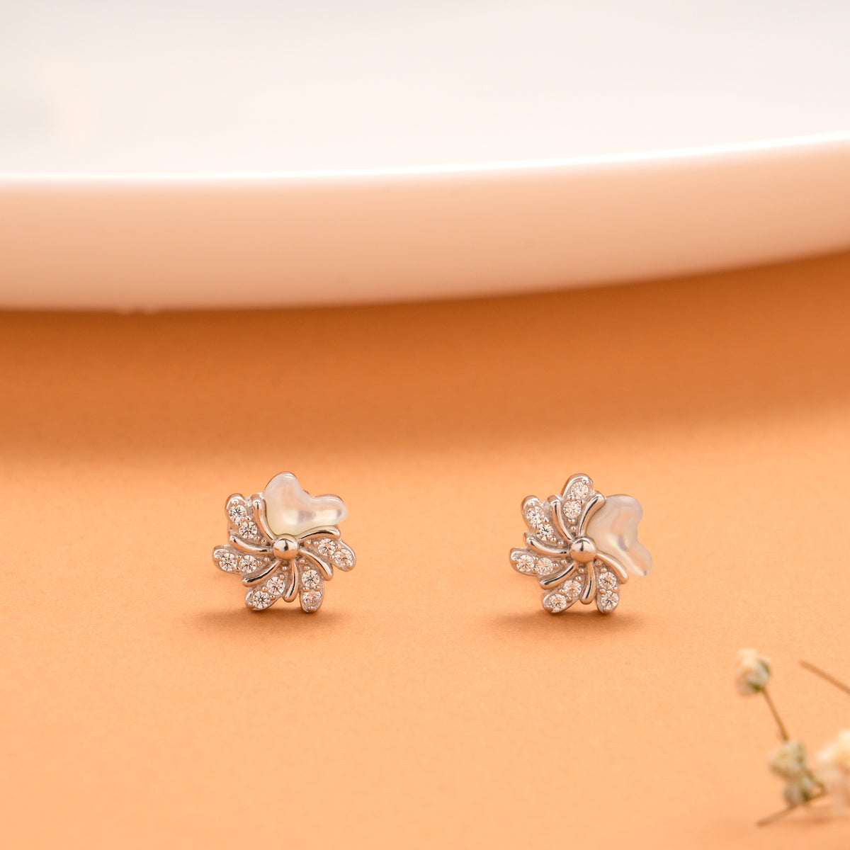 Cute Flower Stone with Heart Silver Stud