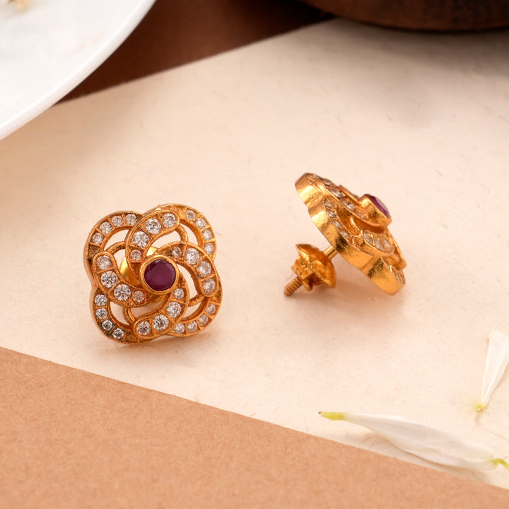 Spinning Design Golden Kundan Stud