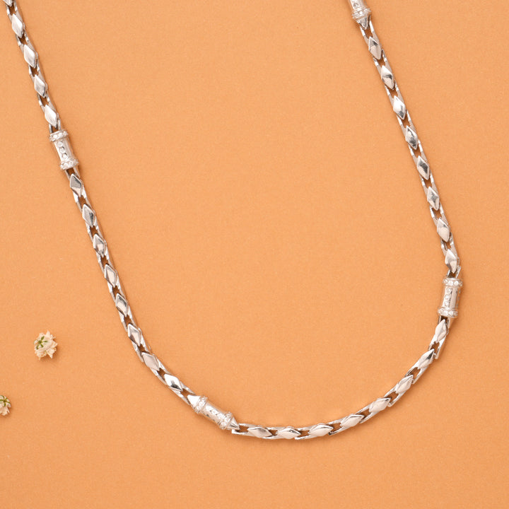 Stylish Twisted Pattern Kite Silver Chain