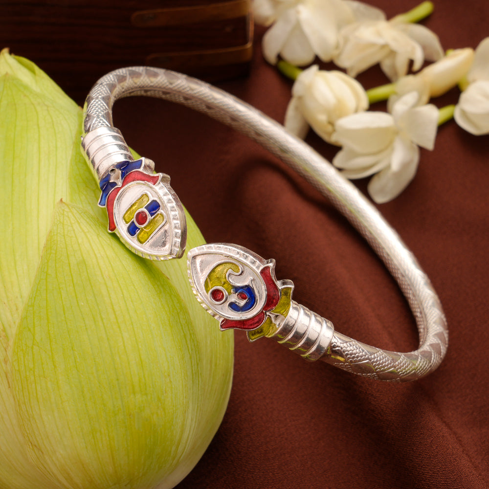 Elegant Temple Vel Silver Kappu