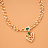 Classic Leafy Pattern Emerald Golden Necklace