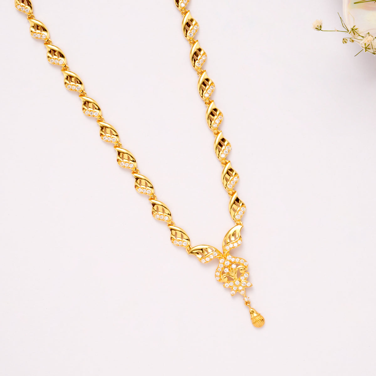Elegant Flower Design Golden Necklace Set