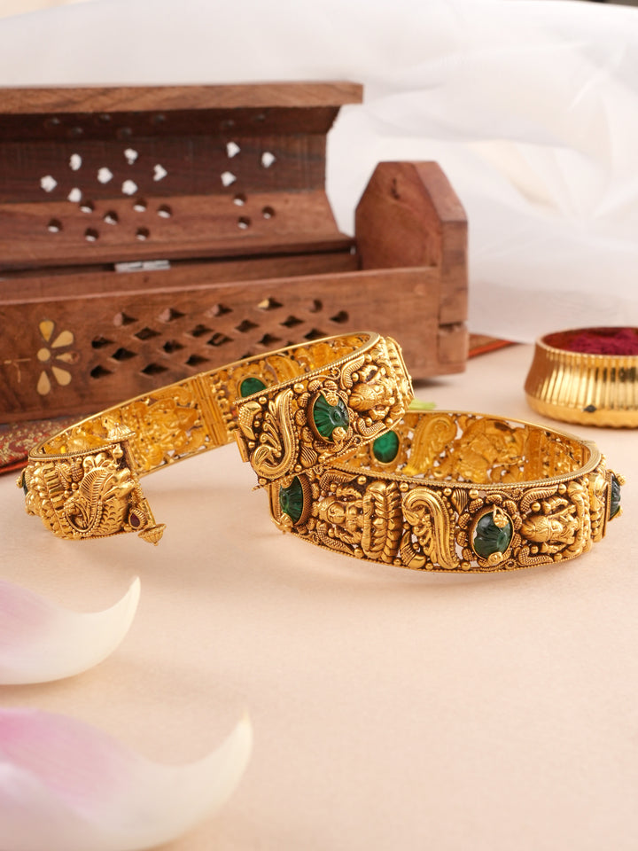 Antique Emerald Lakshmi & Peacock Style Screw Bangle