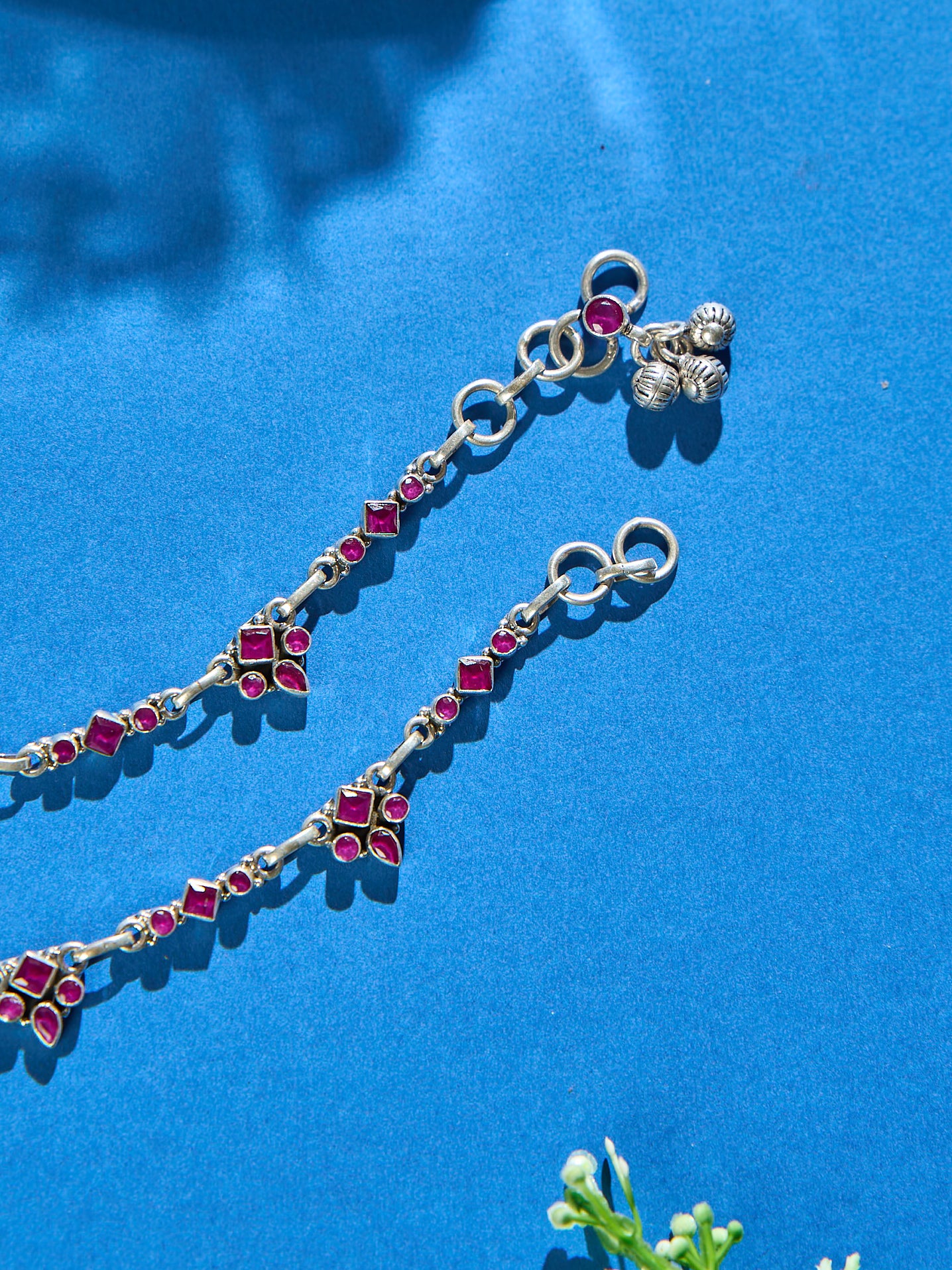 Gleaming Ruby Flow Antique Anklet