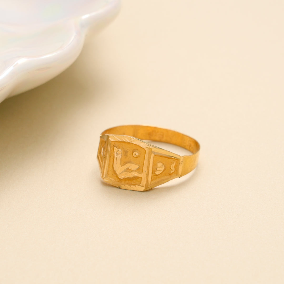 Classic Swan Engraved Gold Ring