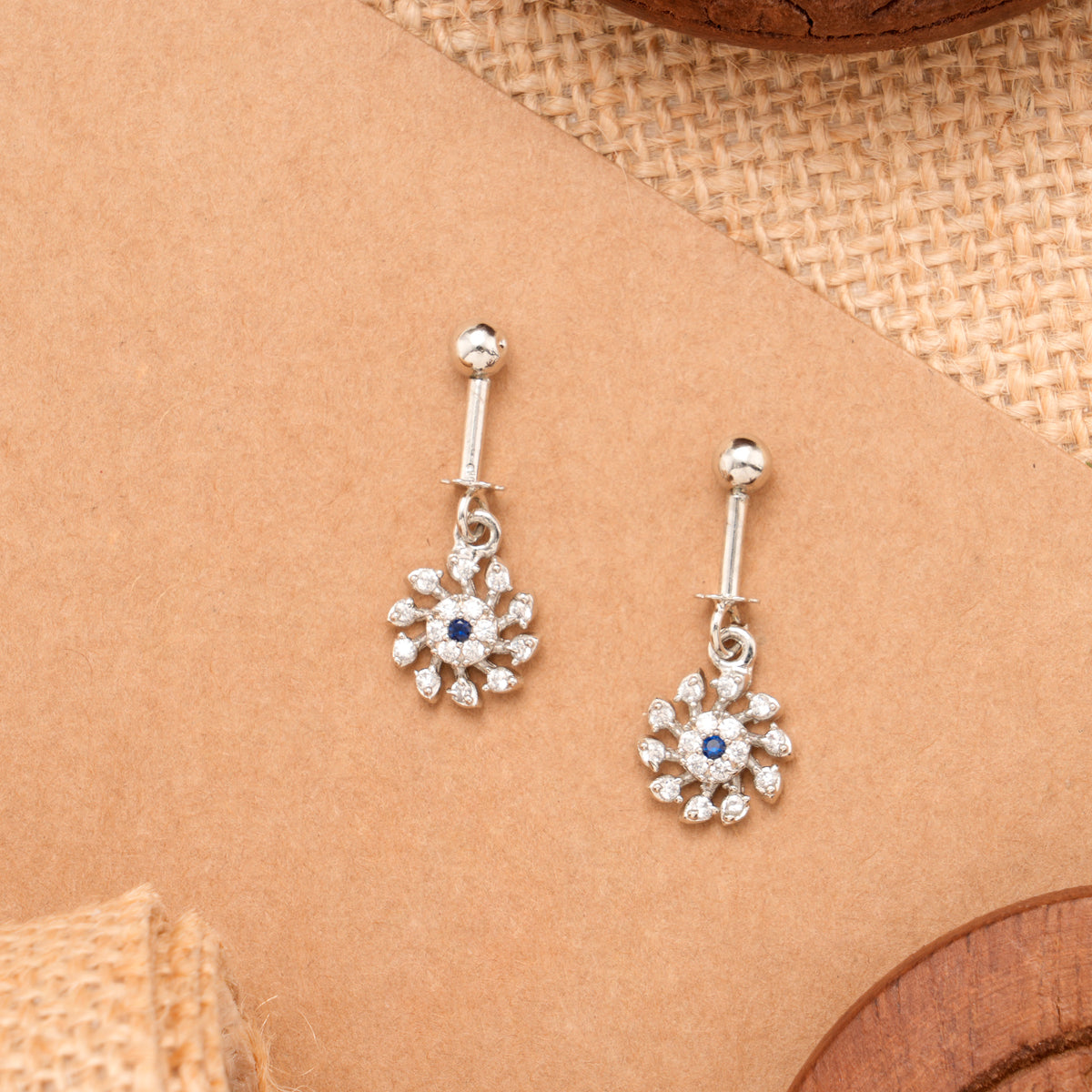 Sun Flower Design White Stone Silver Koppu