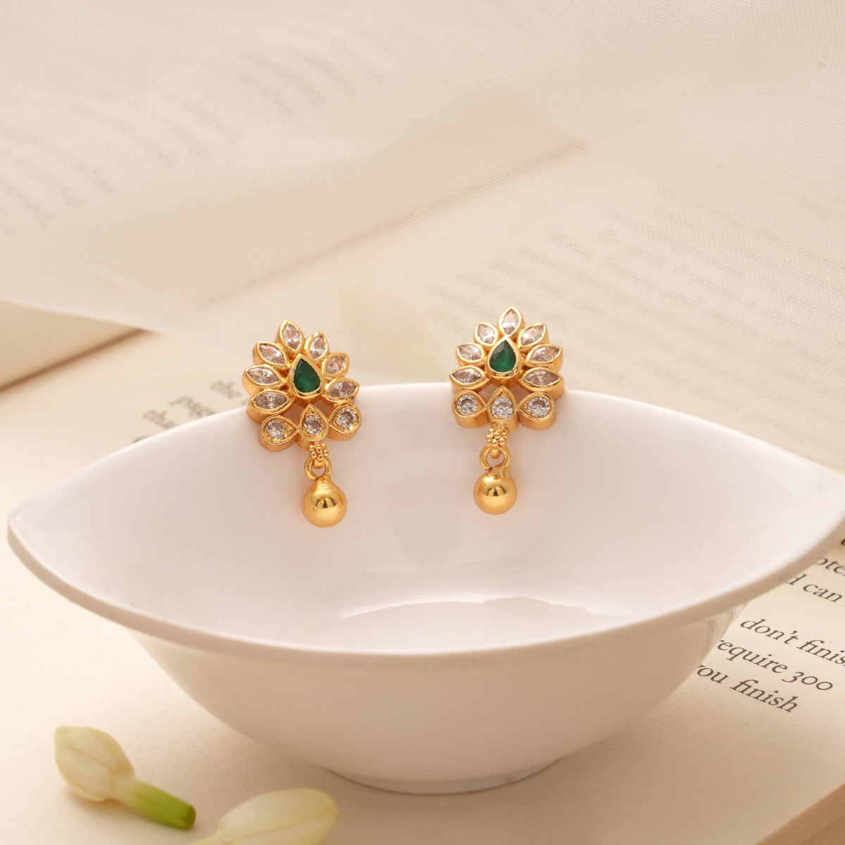 Elegant Leaf Emerald Golden Drop Earring