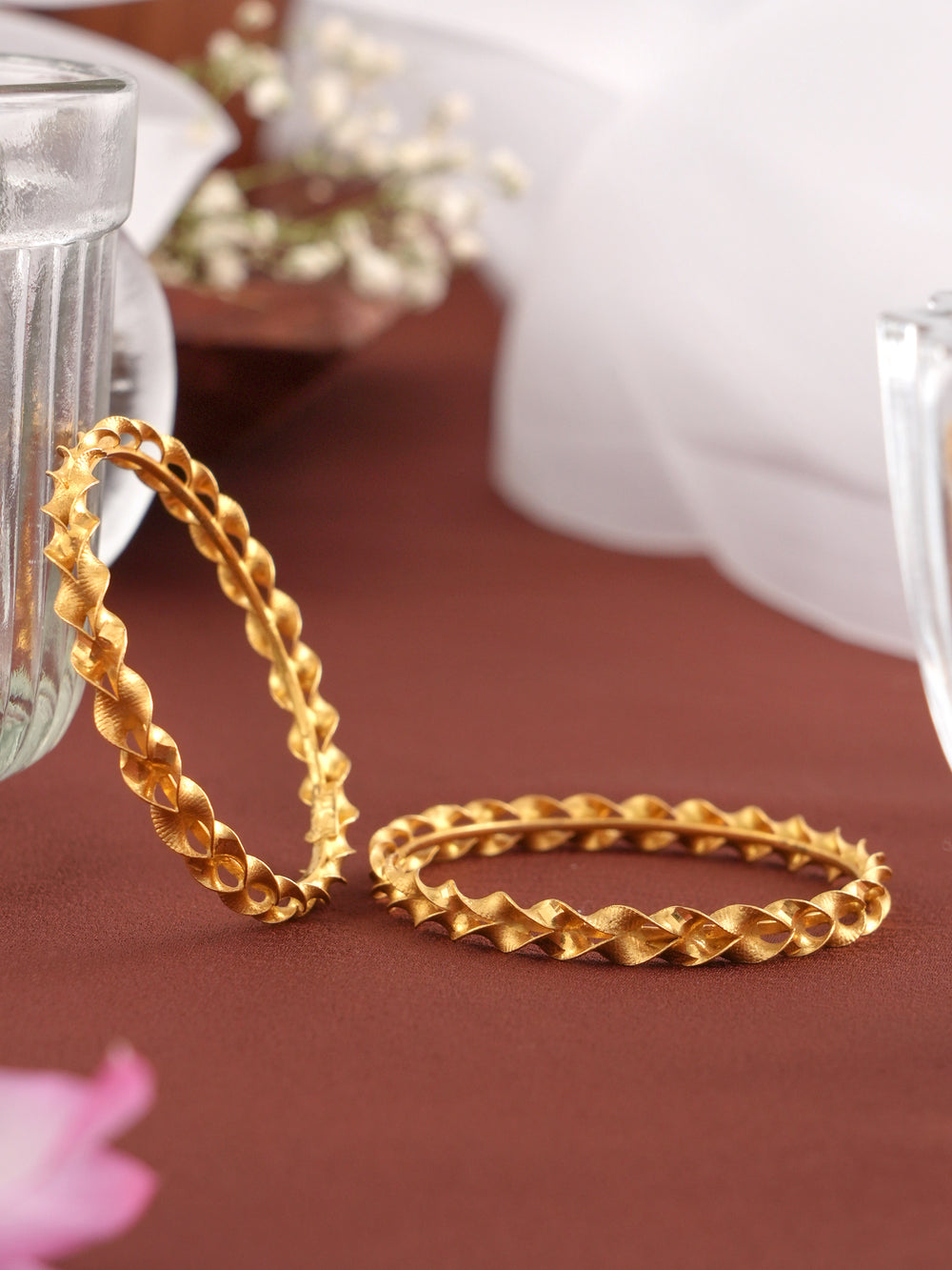 Elegant Twisted Gold Spiral Bangle