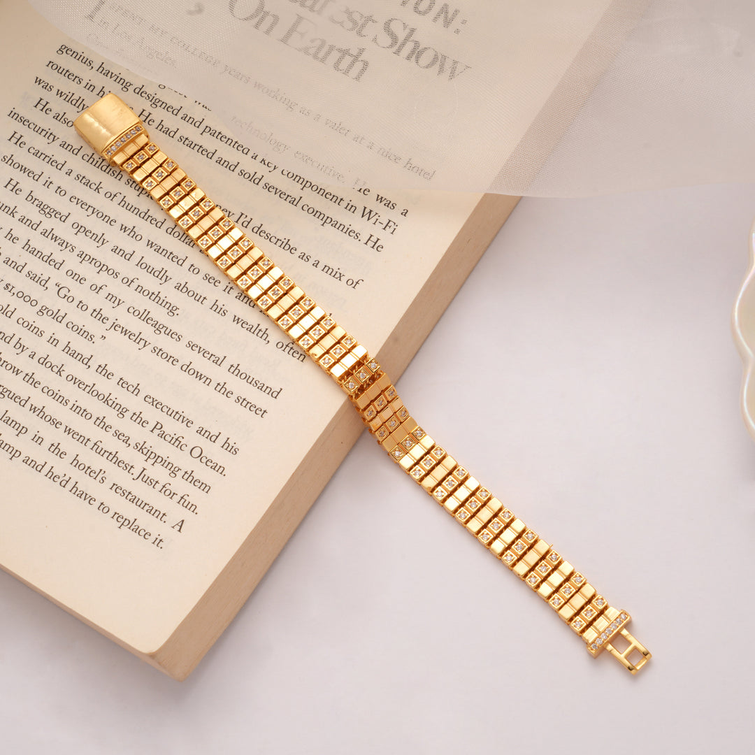 Classic Interlocking Link Pattern Golden Bracelet