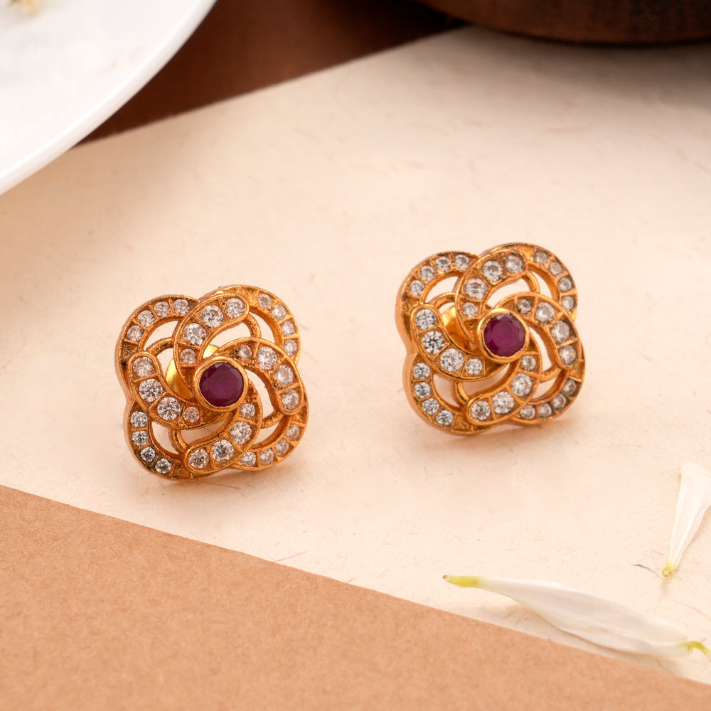 Spinning Design Golden Kundan Stud