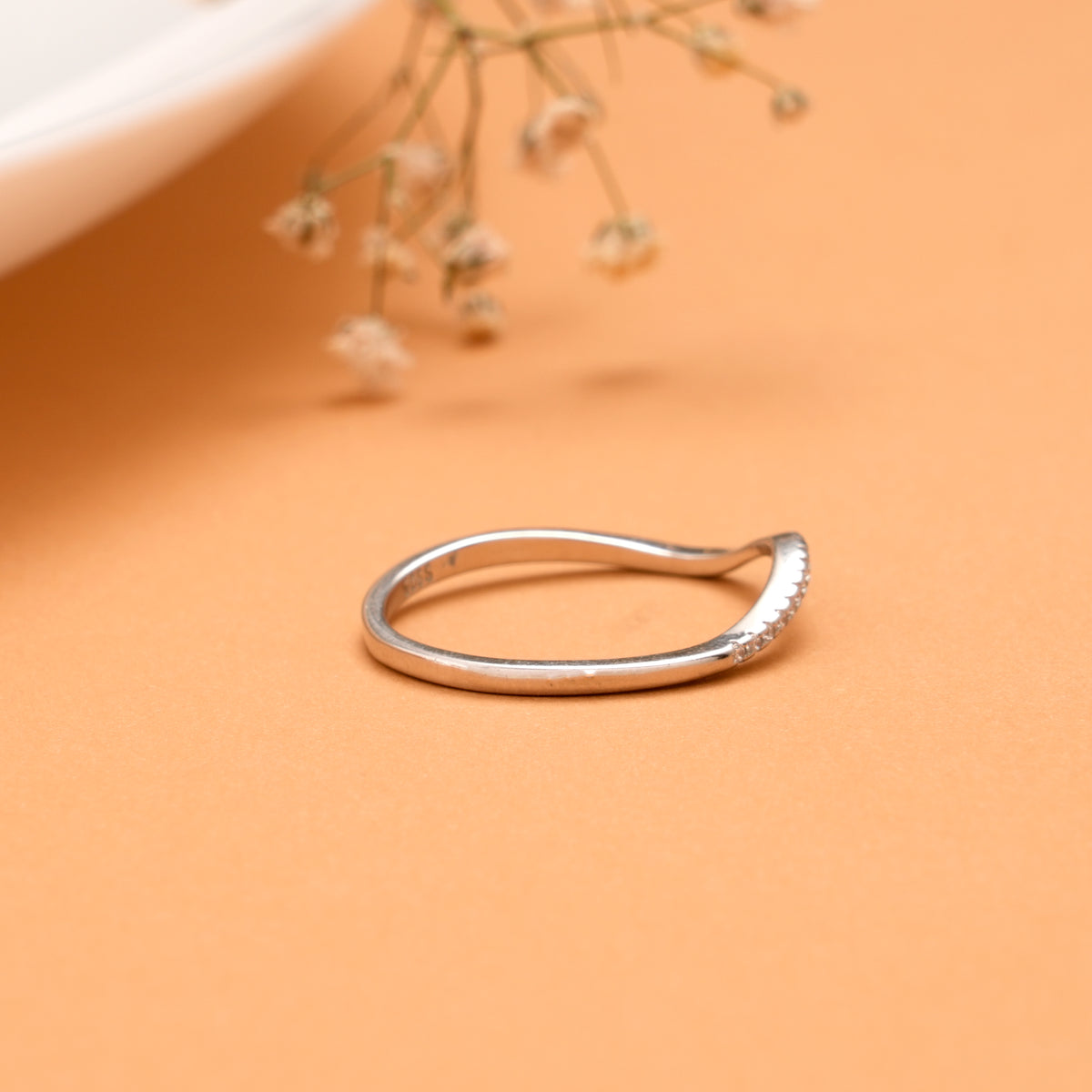 Classic Curved Wave Pattern Silver Ring