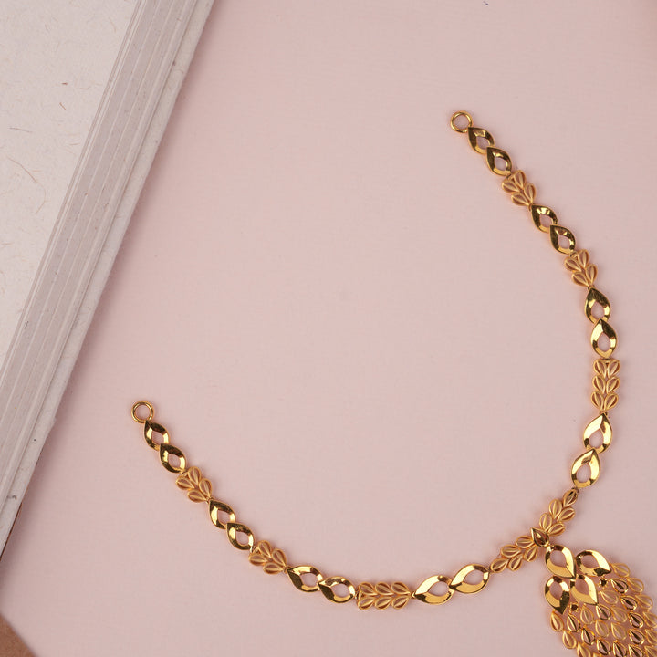 Classic Tear Drop Leaf Pendant Gold Necklace