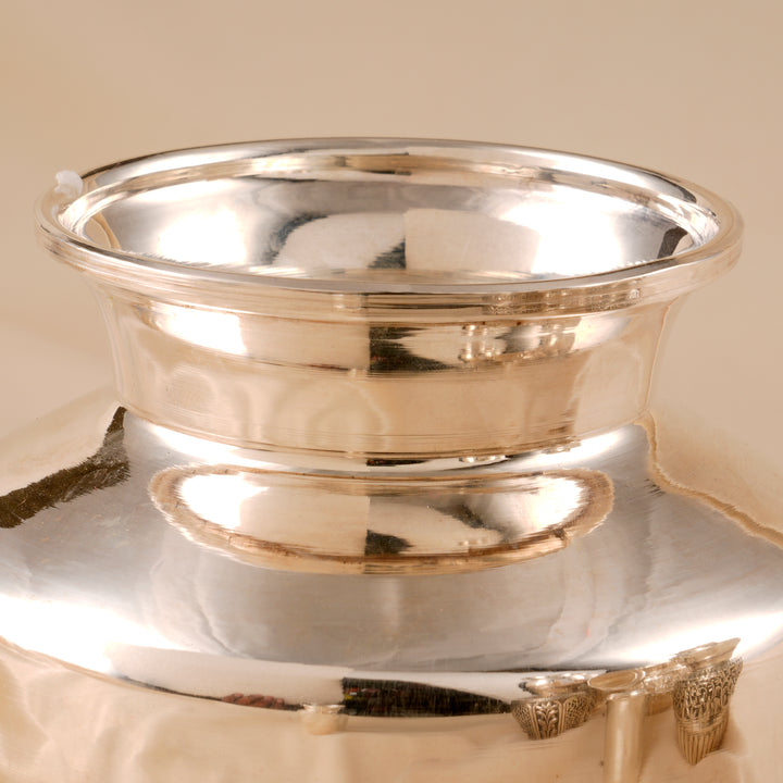 Elegant Simple Round Silver Chombu