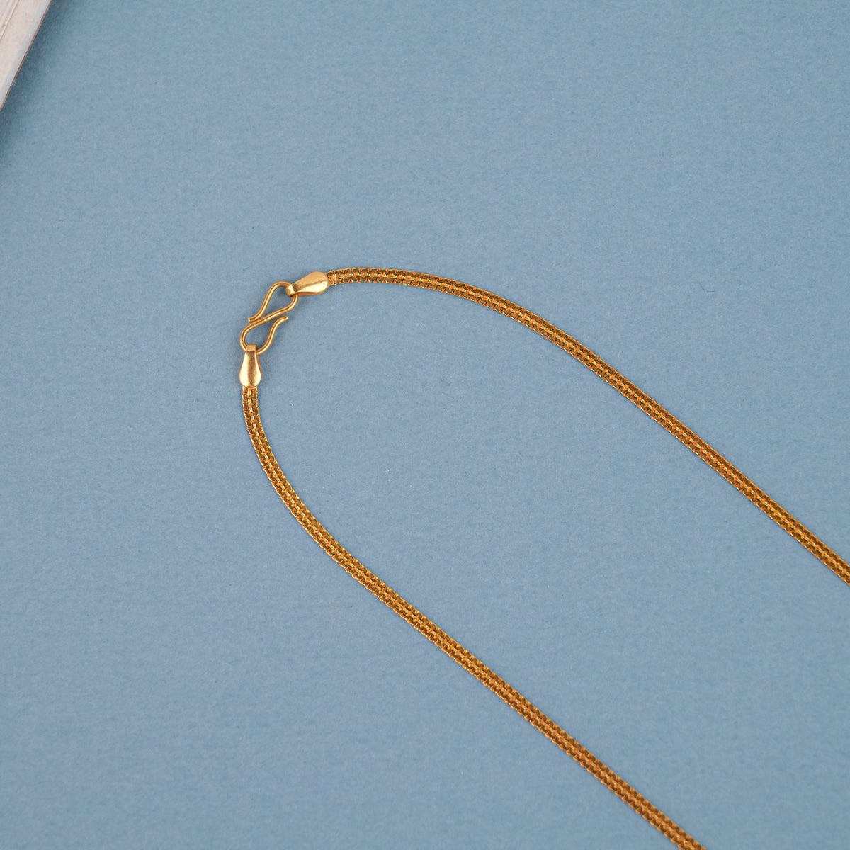 Minimal Snake Design Plain Gold Chain