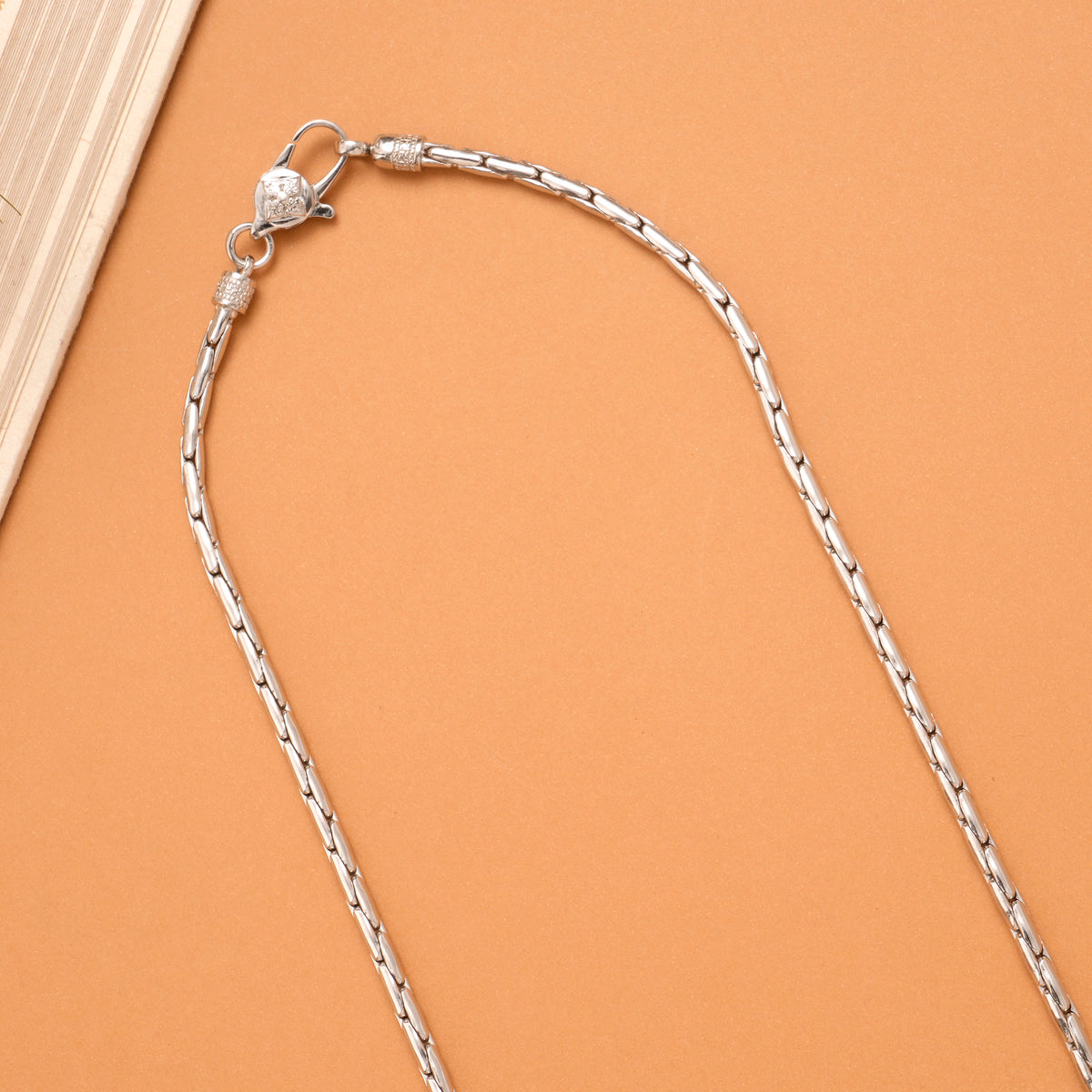 Elegant Capsule Shaped Silver Men’s Chain