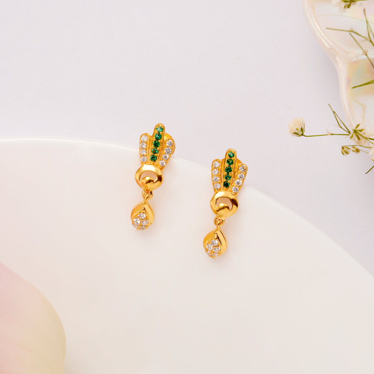 Modern U Shape Emerald Golden Necklace Set