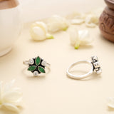 Antique Silver Emerald Leaf Spark Toe Ring