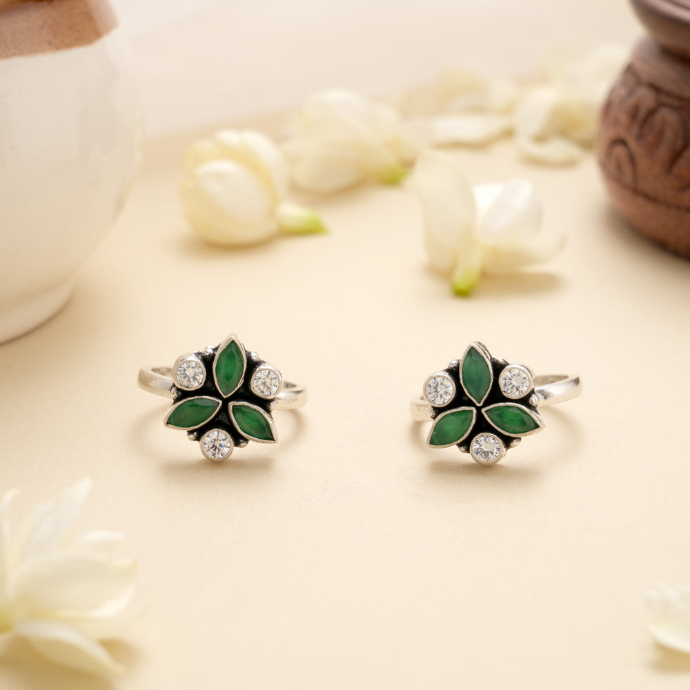 Antique Silver Emerald Leaf Spark Toe Ring