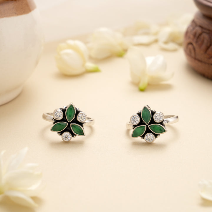 Antique Silver Emerald Leaf Spark Toe Ring